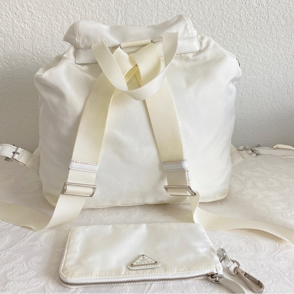 Prada white Re-Nylon medium backpack with pouch - Picture 4 of 16